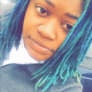 Meet your Posher, Monique